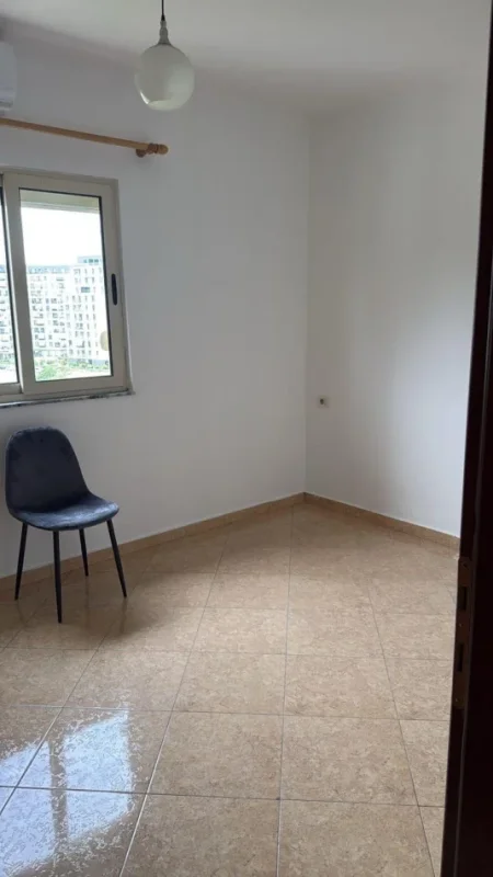 Tirane, jepet me qera apartament 2+1 Kati 6, 89 m² 600 € (Fusha Aviacionit)