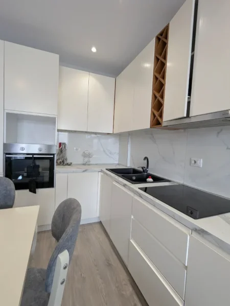 Tirane, jepet me qera apartament 1+1 Kati 5, 67 m² 600 € (Don Bosko)