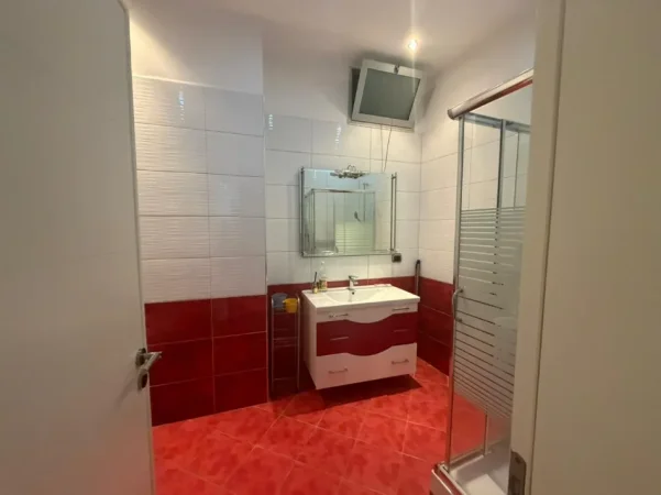 Tirane, shitet apartament 2+1+Ballkon Kati 3, 119 m² 250.000 € (Rruga e Dibres/Kompleksi Halili)