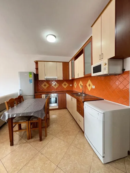 Tirane, jepet me qera apartament 1+1+Ballkon Kati 8, 100 m² 650 € (Prane Vision+)