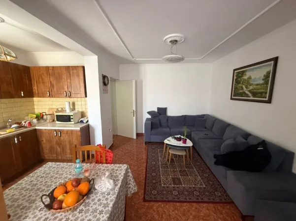 Tirane, shitet apartament 2+1 Kati 5, 65 m² 110.000 € (Perballe Materniteti te ri)