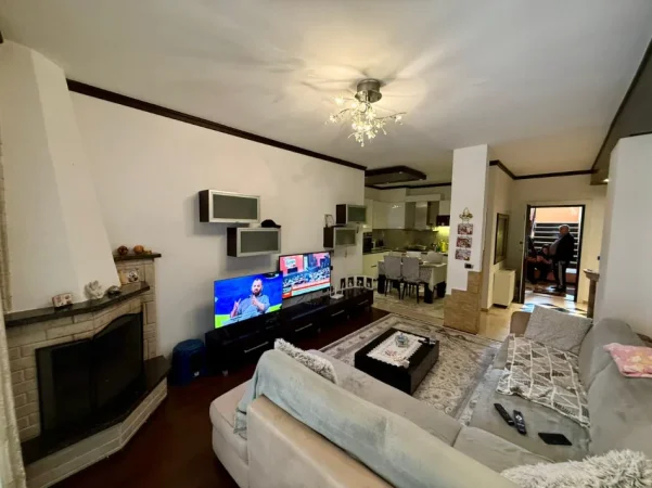 Tirane, shitet apartament 2+1 Kati 3, (KODRA E DIELLIT)