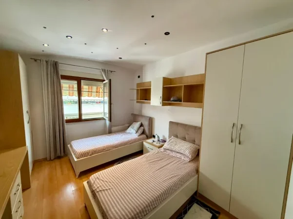 Tirane, shitet apartament 2+1 Kati 3, (KODRA E DIELLIT)