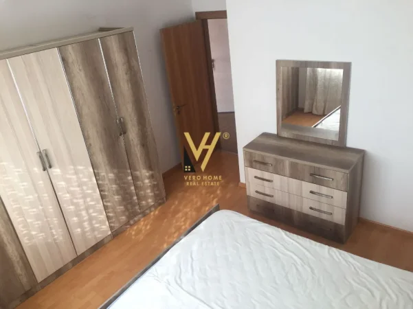 Tirane, jepet me qera apartament 1+1+Ballkon Kati 6, 55 m² 620 € (XHAMLLIKU)