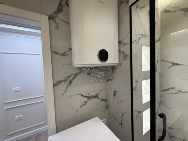 Tirane, jepet me qera apartament 2+1 Kati 4, 95 m² 750 € (PORCELAN)