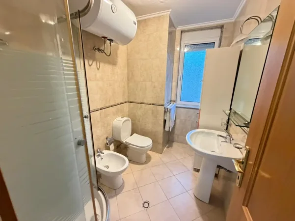 Shqiperi, shitet apartament 1+1 Kati 6, (RRUGA YMER KURTI)