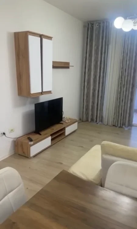 Shqiperi, jepet me qera apartament 2+1 Kati 5, 90 m² 500 € (Bar Kronos Astir)