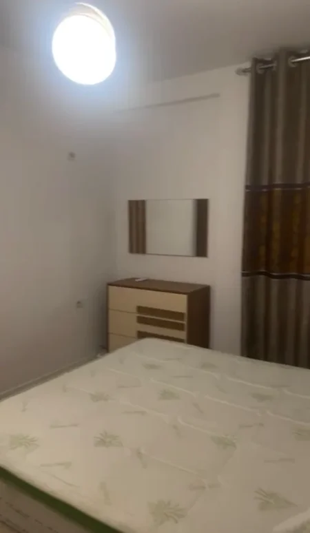 Shqiperi, jepet me qera apartament 2+1 Kati 5, 90 m² 500 € (Bar Kronos Astir)
