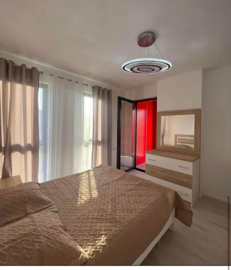 Tirane, jepet me qera apartament 1+1 Kati 2, 500 € (GREEN CITY)