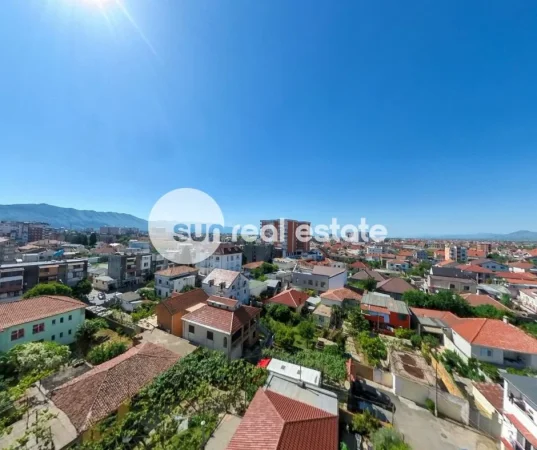 Shkoder, jepet me qera garsonier 1+1 Kati 6, 40 m² 450 € (RUS)