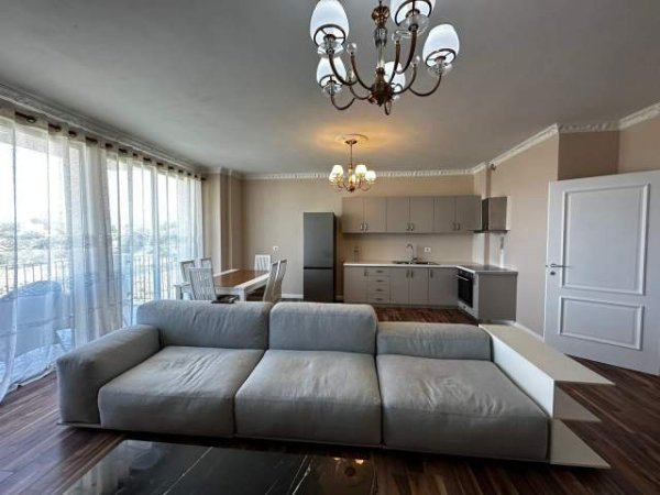 Tirane, jepet me qera apartament 2+1 Kati 2, 900 Euro (liqeni i thate)