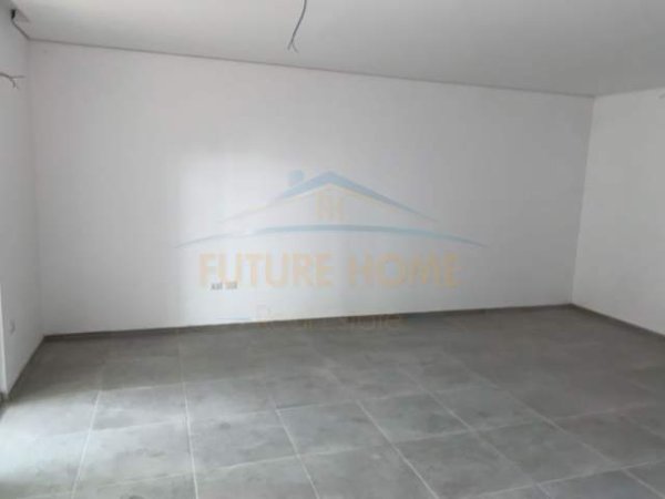 Durres, shitet apartament Kati 0, 106 m² 190.000 Euro (gjiri lalzit)