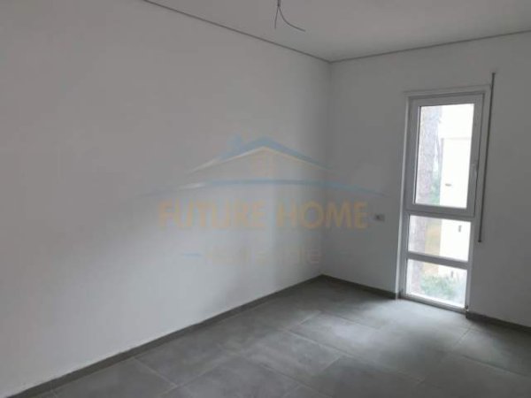 Durres, shitet apartament Kati 3, 106 m² 190.000 Euro (gjiri lalzit)