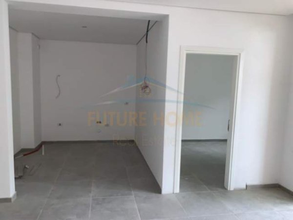 Durres, shitet apartament Kati 3, 106 m² 190.000 Euro (gjiri lalzit)