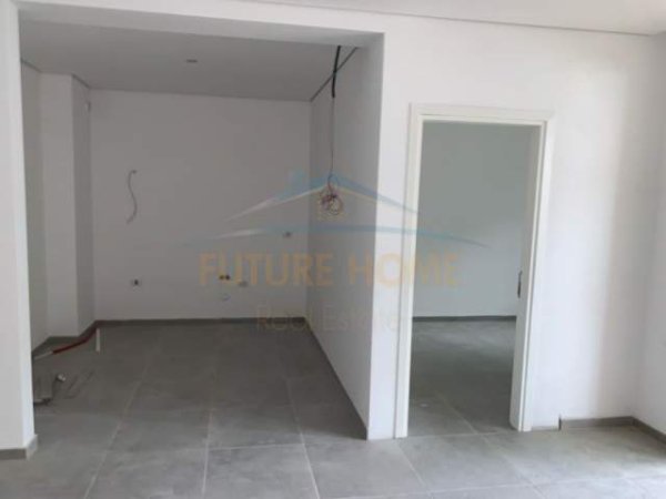 Durres, shitet apartament Kati 0, 106 m² 190.000 Euro (gjiri lalzit)