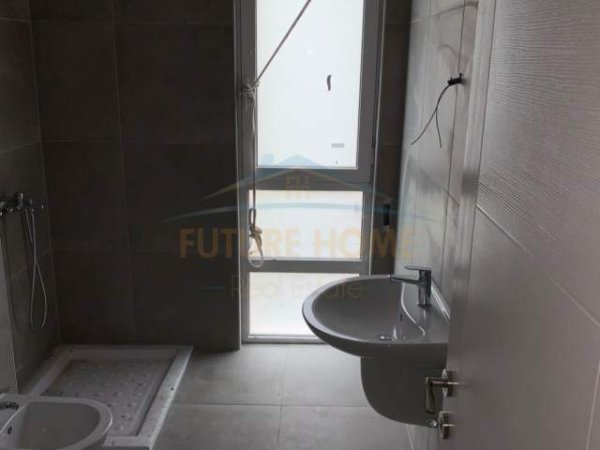 Durres, shitet apartament Kati 0, 106 m² 190.000 Euro (gjiri lalzit)