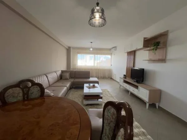 Tirane, ofert apartament 1+1 Kati 3, 80 m² 450 Euro (rruga e kavajes)
