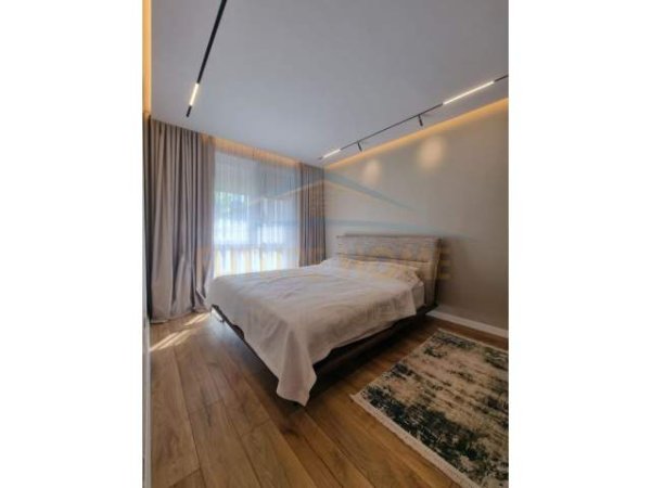 Durres, shitet apartament Kati 0, 365 m² 315.000 Euro (Gjiri Lalzit)