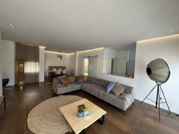 Tirane, jepet me qera Vile 3 Katshe Kati 3, 550 m² 2.500 Euro (Residenca Green Garden, IBË)