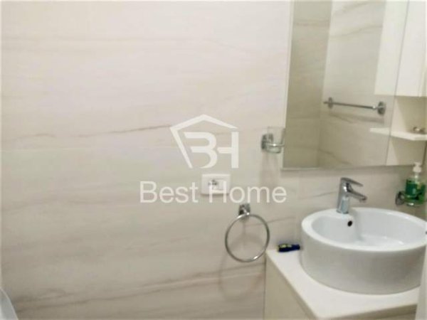 Tirane, jepet me qera apartament 2+1 Kati 8, 97 m² 600 Euro (21 Dhjetori, Kompleksi Kontakt/Magnet)
