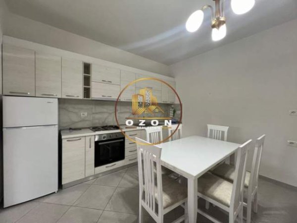Tirane, jepet me qera apartament 2+1+A+BLK Kati 4, 116 m² 450 Euro (ASTIR)