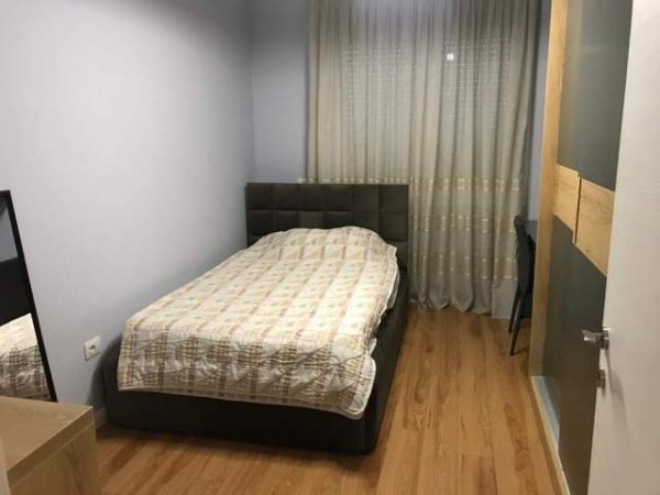 Tirane, jepet me qera apartament 2+1 Kati 6, 650 Euro (Zogu i Zi)