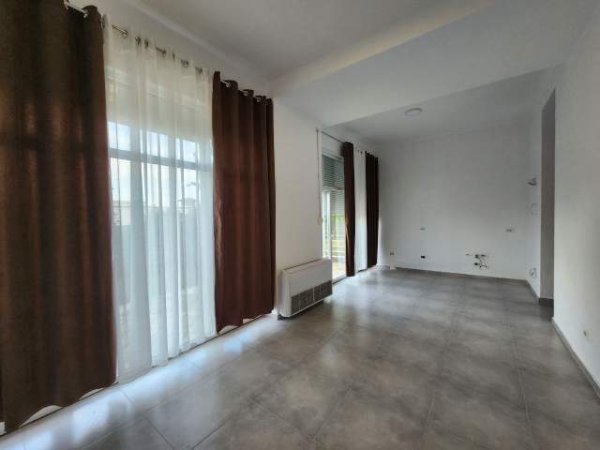 Tirane, jepet me qera Vile 4+1+A+BLK Kati 3, 300 m² 1.500 Euro (kodra e diellit reizdence 2)