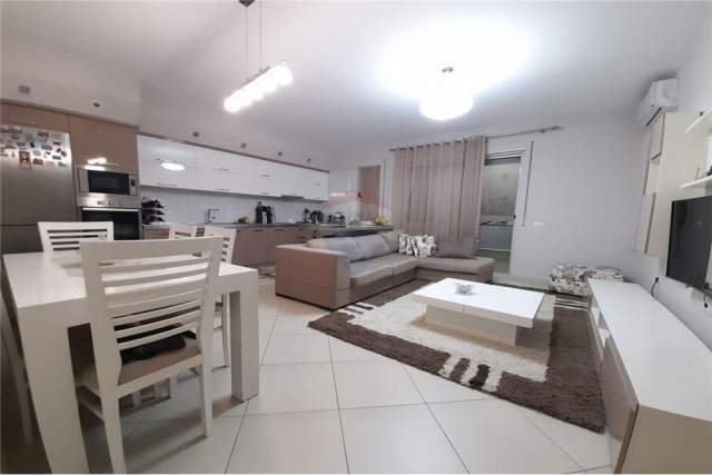 Tirane, shitet apartament 2+1 Kati 5, 119 m² 124.000 Euro (Rr. e Freskut)