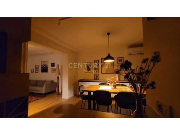 Tirane, jepet me qera apartament 3+1+BLK 60 m² 750 Euro (rruga elbasanit)