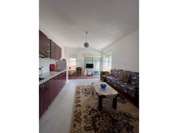 Tirane, jepet me qera apartament Kati 0, 120 m² 400 Euro (porcelan)