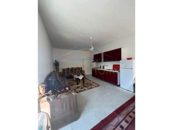 Tirane, jepet me qera apartament Kati 0, 120 m² 400 Euro (porcelan)