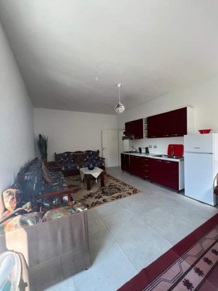 Tirane, jepet me qera apartament 2+1+BLK Kati 4, 75 m² 400 Euro (UET)