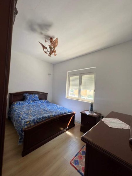 Tirane, jepet me qera apartament 2+1+BLK Kati 4, 75 m² 400 Euro (UET)