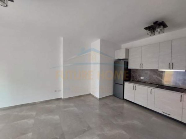 Durres, jepet me qera apartament Kati 2, 110 m² 500 Euro (Tregu i vogel)
