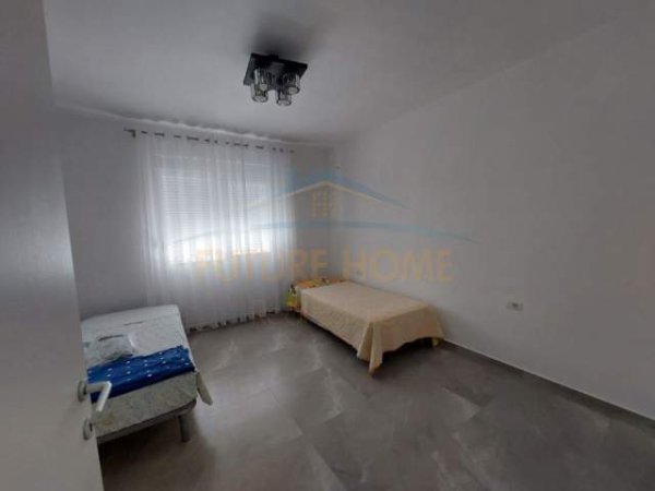 Durres, jepet me qera apartament Kati 2, 110 m² 500 Euro (Tregu i vogel)