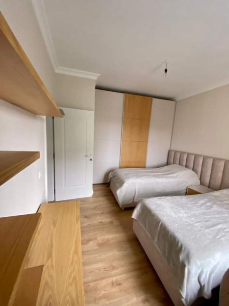 Tirane, jepet me qera apartament duplex 3+1+BLK Kati 2, 143 m² 1.000 Euro (Sauk)