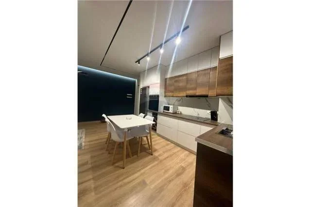 Shqiperi, jepet me qera apartament 2+1 Kati 7, 100 m² 550 Euro