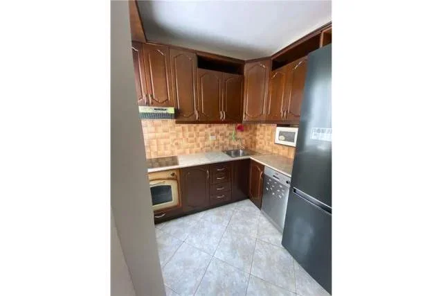 Tirane, jepet me qera apartament 1+1 Kati 5, 67 m² 500 Euro