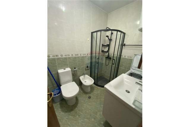 Tirane, jepet me qera apartament 1+1 Kati 5, 67 m² 500 Euro