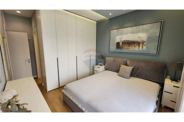 Tirane, jepet me qera apartament 2+1 Kati 2, 108 m² 900 Euro