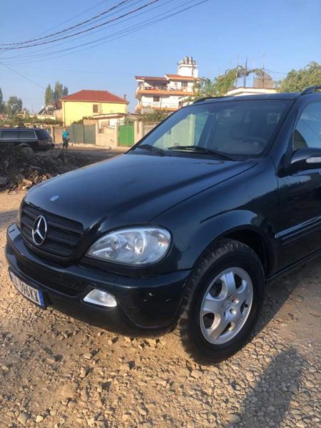 Tirane, jap me qera xhip Mercedes-Benz ML 270 Viti 2004, 30 Euro