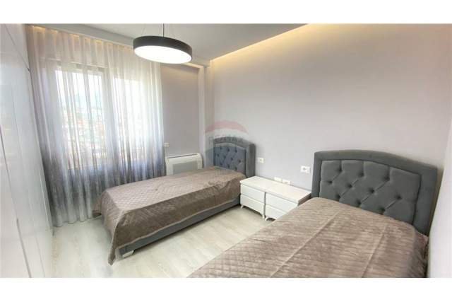 Tirane, jepet me qera apartament 2+1 110 m² 750 Euro