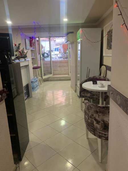 Tirane, jepet me qera lokal Kati 0, 70 m² 700 Euro (Tregu Cam)