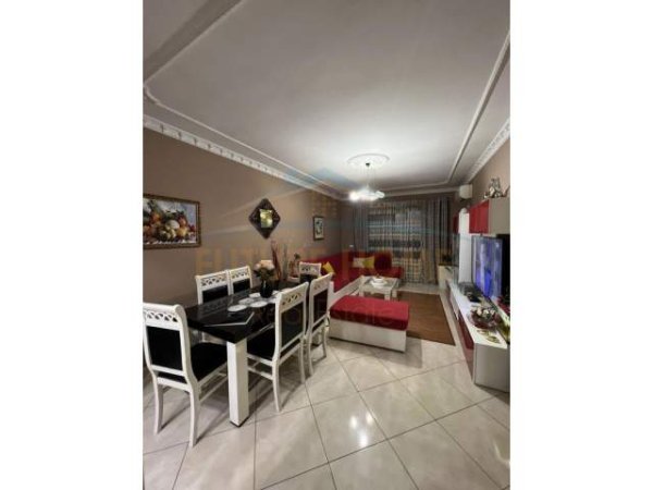 Tirane, jepet me qera apartament Kati 5, 114 m² 500 Euro (Rruga 3 Deshmoret)