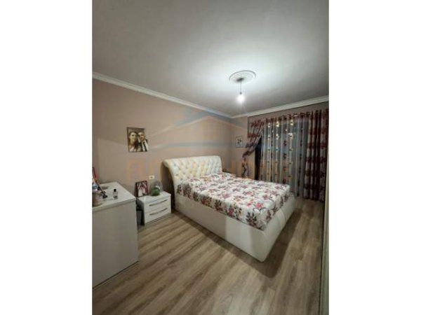 Tirane, jepet me qera apartament Kati 5, 114 m² 500 Euro (Rruga 3 Deshmoret)