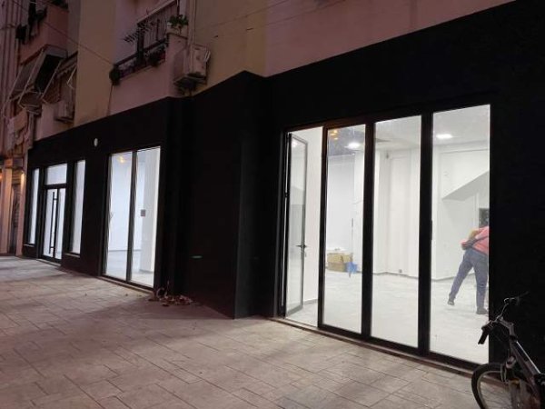 Tirane, jepet me qera ambjent biznesi Kati 0, 150 m² 1.000 Euro (Besim Fagu)