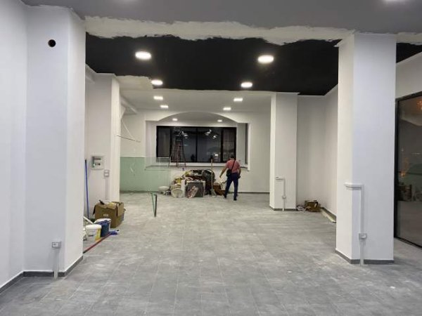 Tirane, jepet me qera ambjent biznesi Kati 0, 150 m² 1.000 Euro (Besim Fagu)