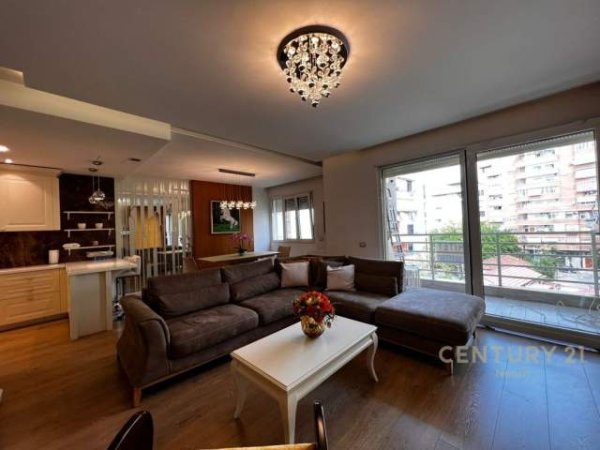 Tirane, shitet apartament 2+1+BLK Kati 3, 118 m² 240.000 Euro (shkolla e kuqe)
