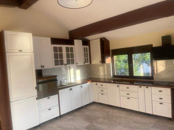 Tirane, jepet me qera apartament 2+1 Kati 3, 90 m² 38.000 Leke (Varri i Bamit)