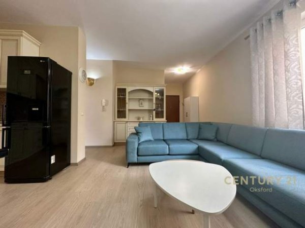 Tirane, jepet me qera apartament 102 m² 650 Euro (liqeni)